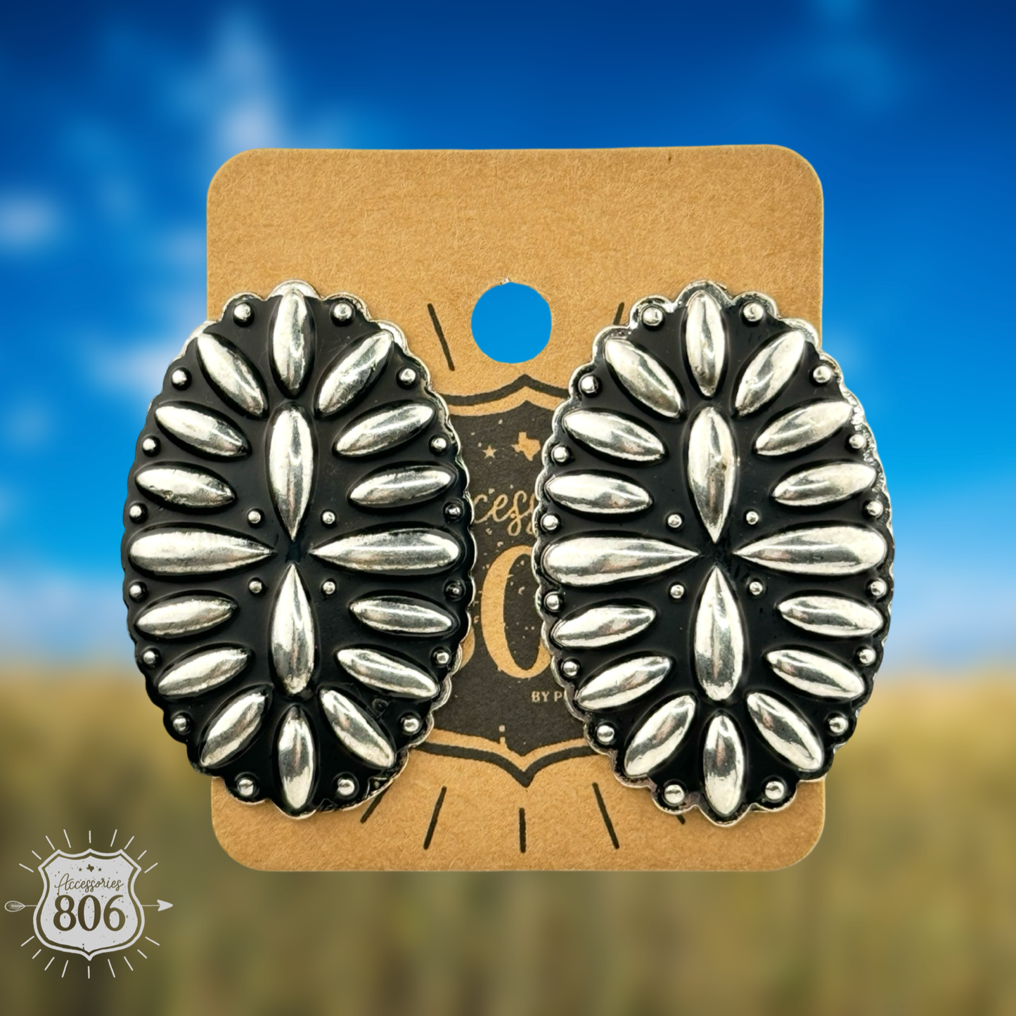 Western carved look post earring: Silver