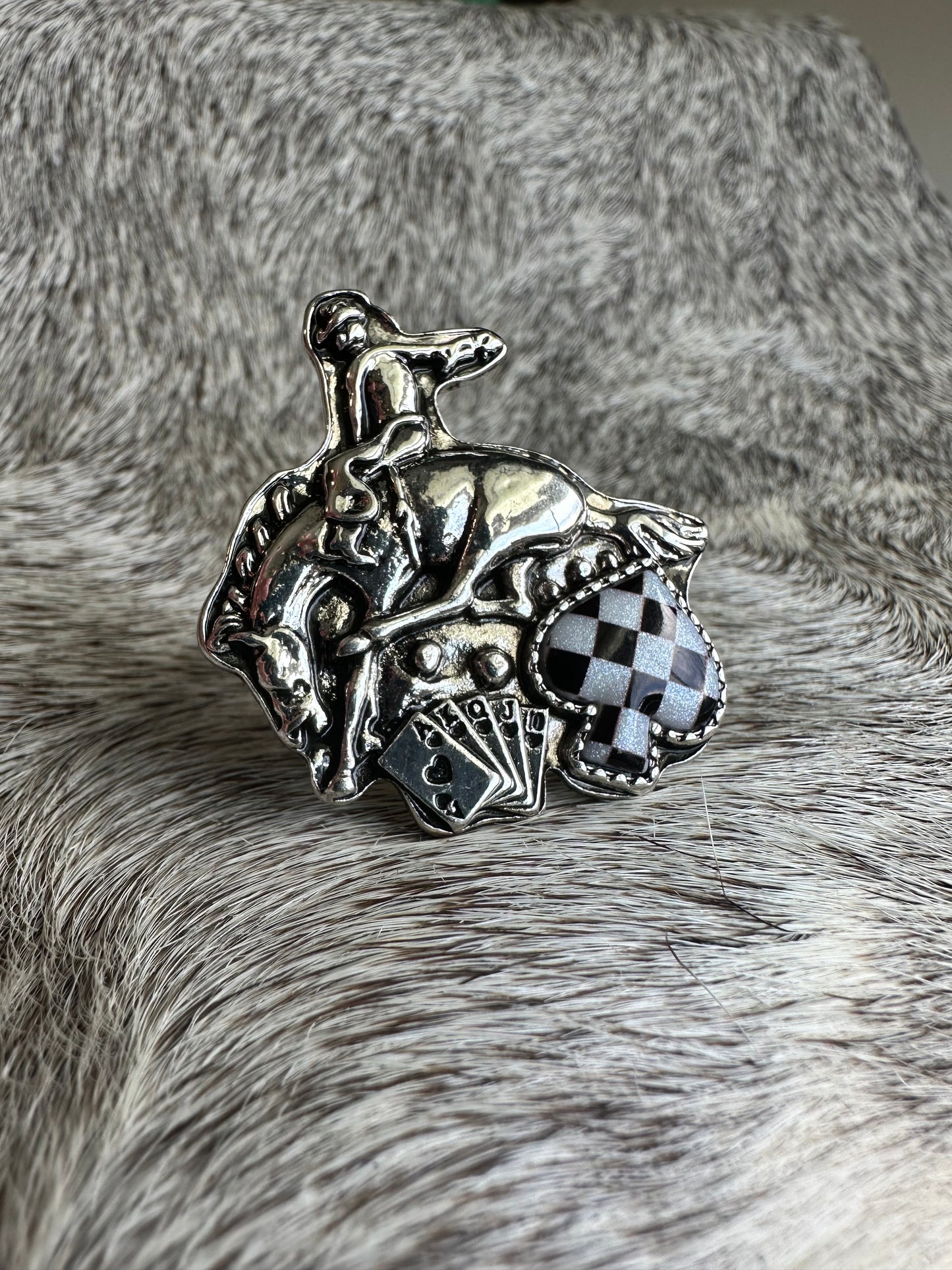 Outlaw Ring