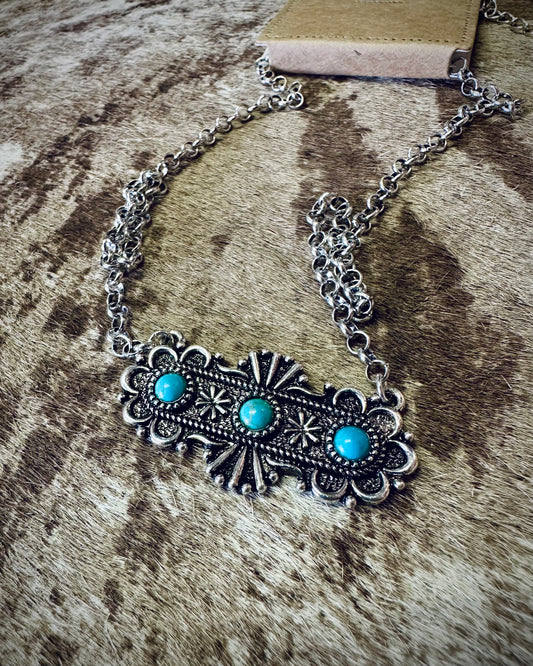 Turquoise Natchez Trace Silvertone Necklace