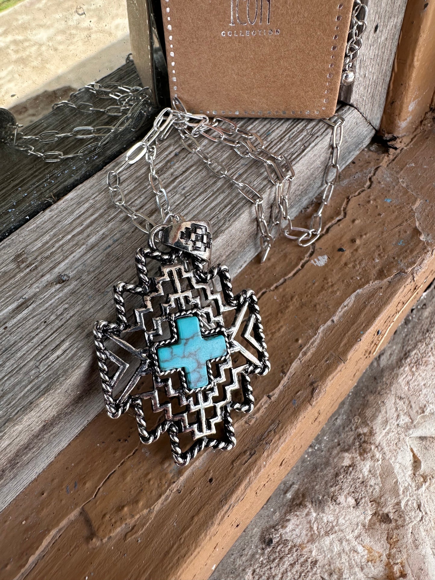 Wolf Mesa Silvertone and Turquoise Necklace